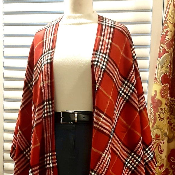 V. FRAAS Plaid Black White Red One Size Multicolor Cape Shawl - Picture 2 of 3